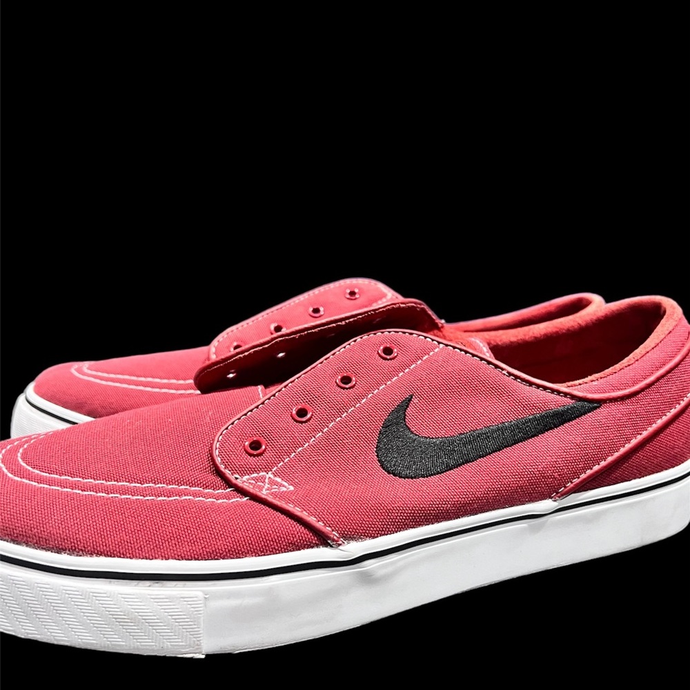 Men’s Nike shoes